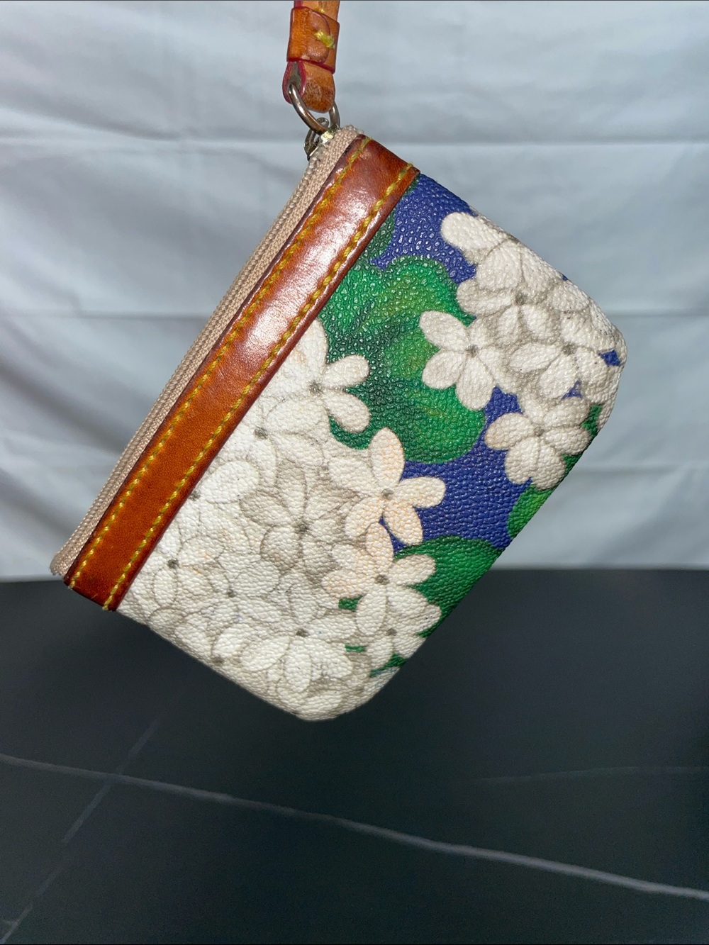 DOONEY & BOURKE HYDRANGEA COIN PURSE FTL-09-029